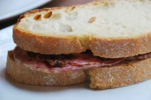 panino-fiorentino-con-sbricolona-web